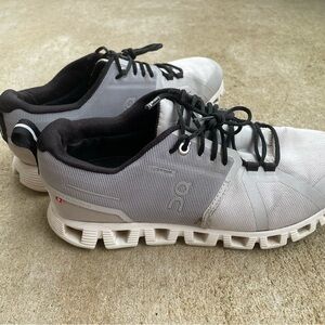 On Cloud Waterproof Running Shoes